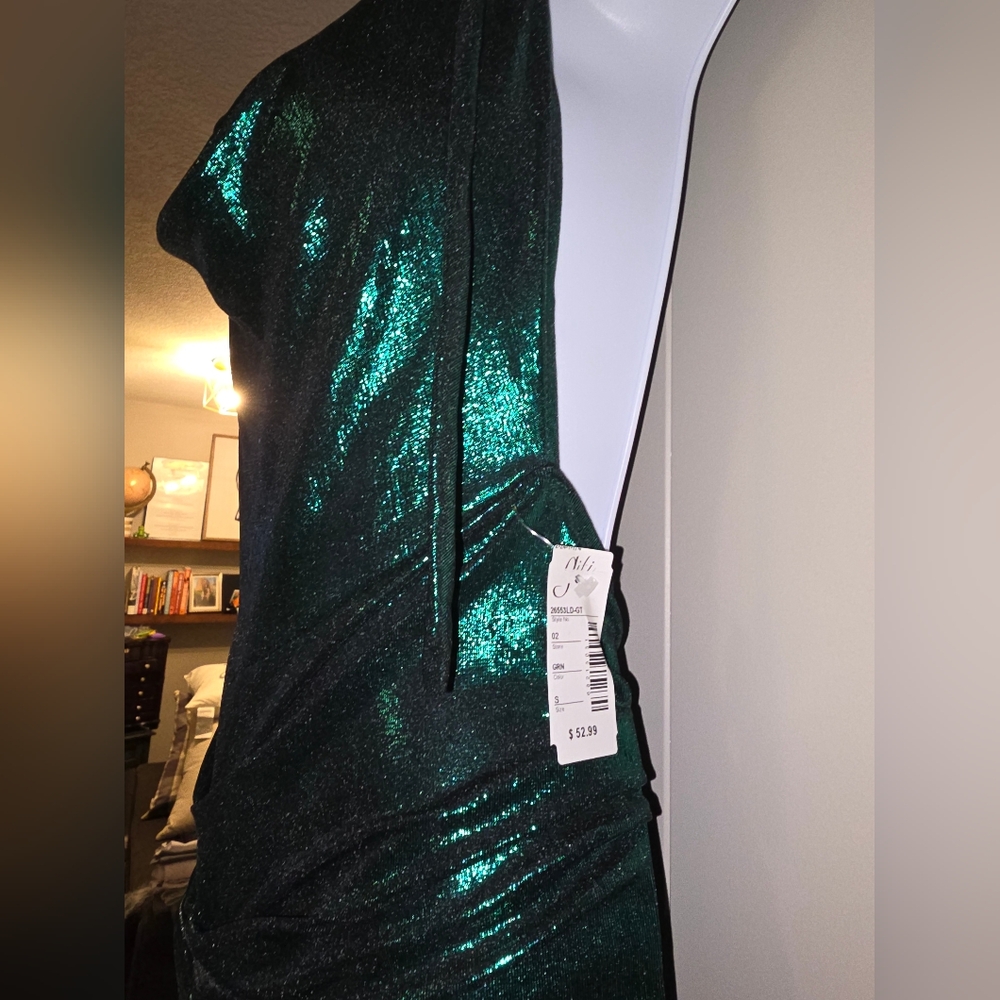 Giti brand green statement gown - Picture 5 of 7